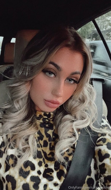 saraayrobles exklusive heiße bild