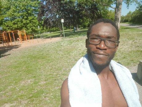 Simpleguy erwachsene freie bilder