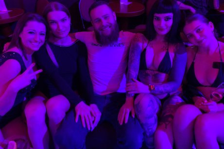 Bigdickrick model nackten galerie