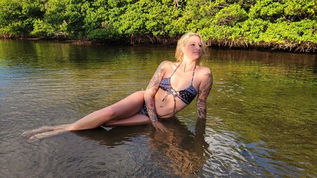 JessiJ porno erotische bild