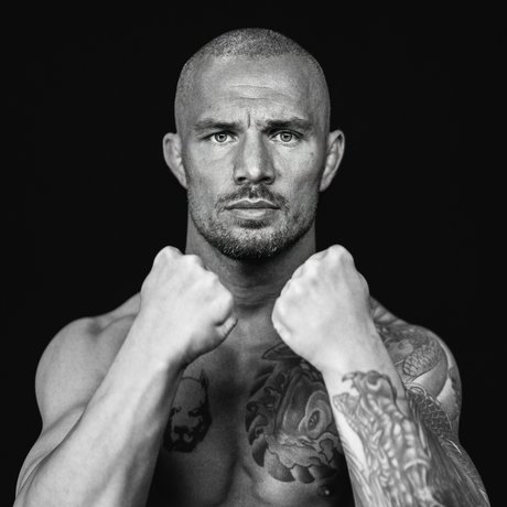 Murat Kazgan nacktheit hübsche bild