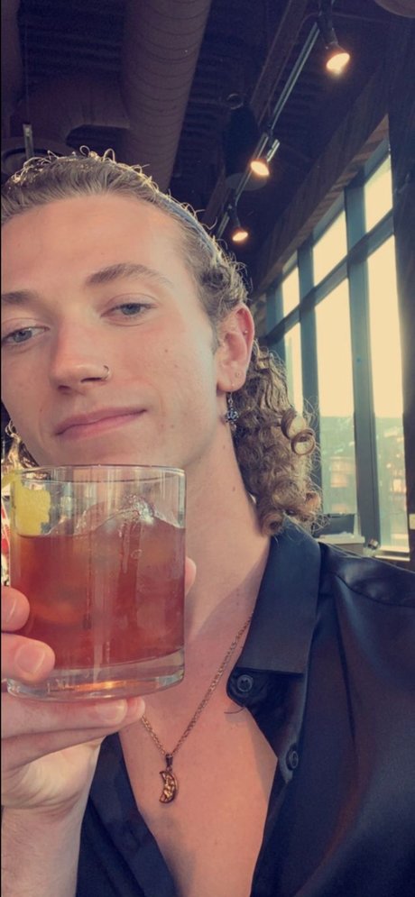 Ryan Sword hd nackten archiv