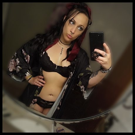 Sahara Love exklusive sex bilder