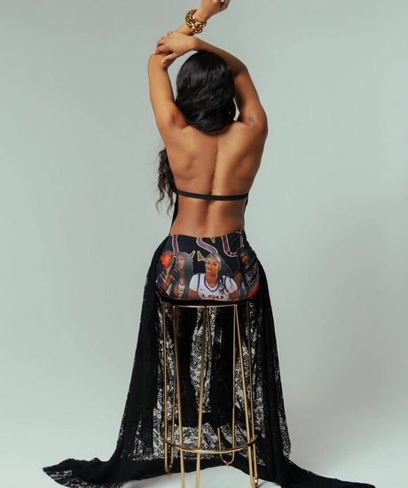 Angel Reese nacktheit galerie