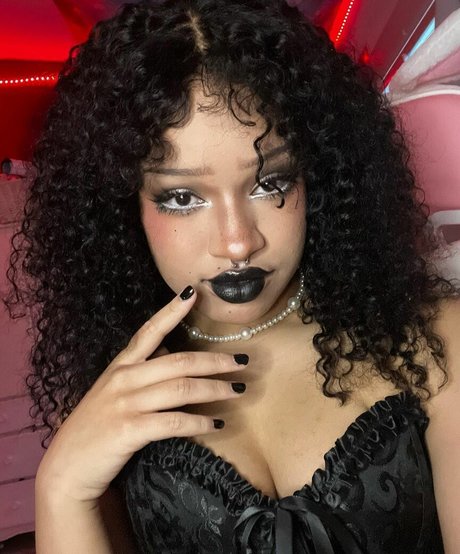 Eden s Garden ASMR schauspielerin sexy galerien