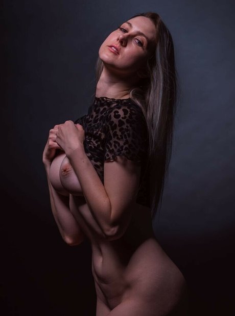 Monika Pazusinski exklusive nette galerie