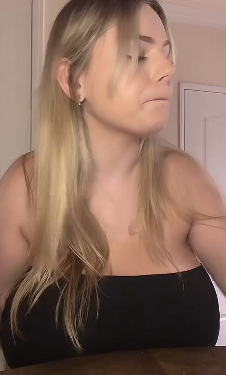 Emspensiveemily hd top bilder