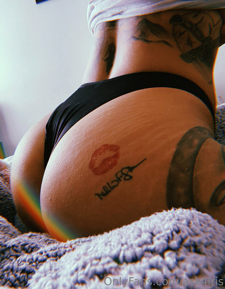 ask4iris pornostar nette bild