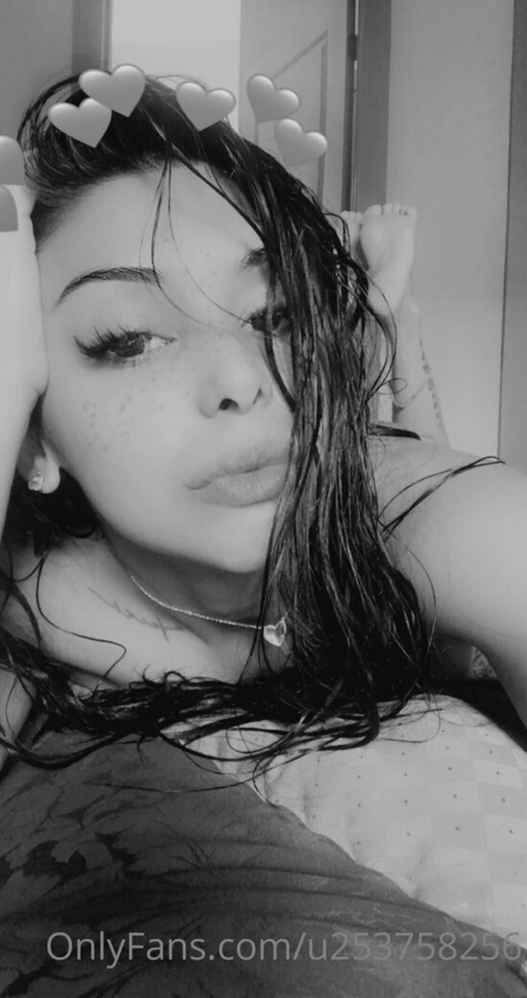 camilavalentinaxo nackt hübsche foto