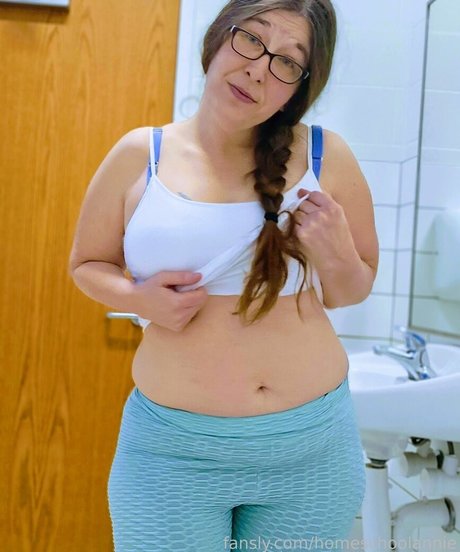 homeschoolannie erwachsene akt bild