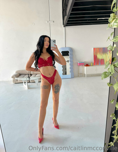 Caitlin McConville freie erotische archiv