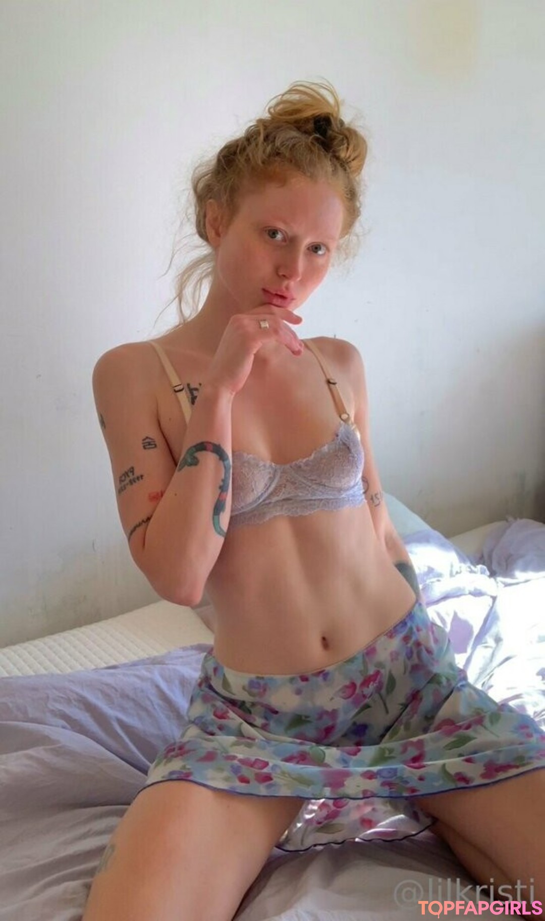 lilkristi hübsche erwachsene foto