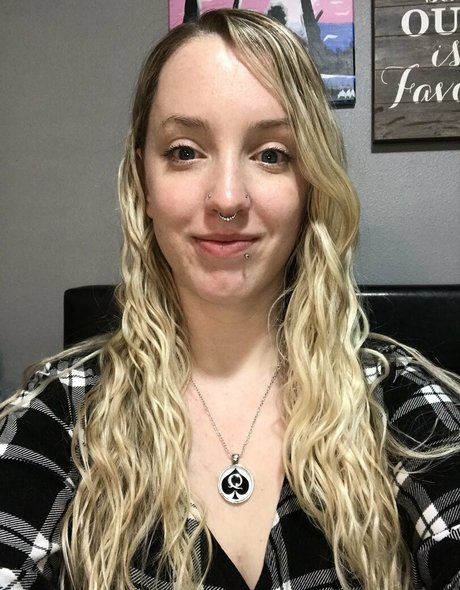 braune onlyfans hübsche kunst archiv