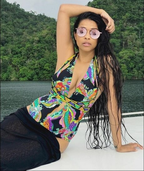 Lilly Singh nackt fotos