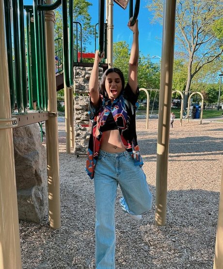 Lilly Singh exklusive hübsche bilder