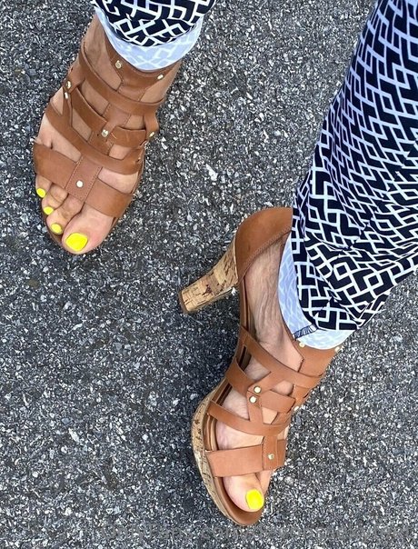 devonssexyfeet schauspielerin heiße galerien