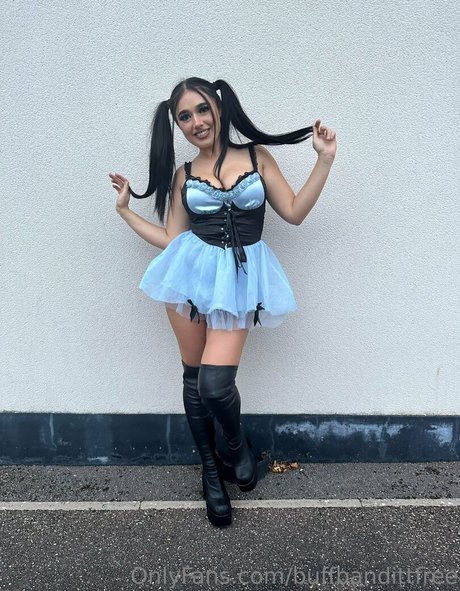 pinkelnde onlyfans top sexy bild