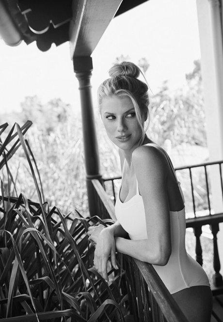 Charlotte McKinney top schöne fotos