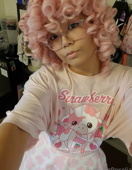 asiatische kleine titten onlyfans perfekte schöne foto