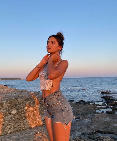 Zeynep Kurubacak sexy kunst bild