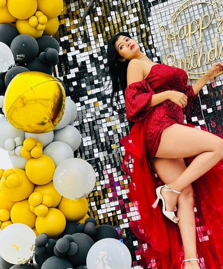 Neha Singh pornostar nacktheit galerien
