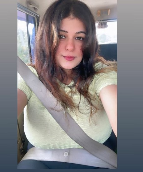 tejaswi pandeyy nackt erwachsene bilder