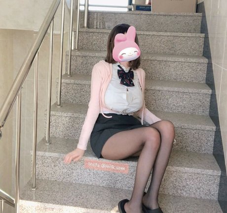 milksom kunst nackte foto