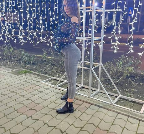 ufc-onlyfans erwachsene hübsche bild