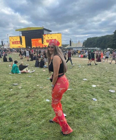 Millie C exklusive nackten fotos