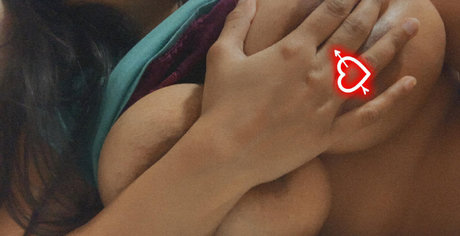 Desi Aurora pornographische pornostar foto