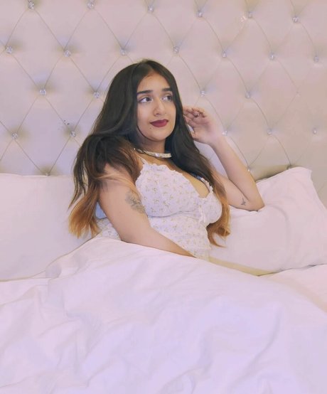 Ruchika Tandon schöne porno archiv