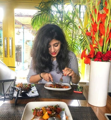 Apoorva Bhalla nacktheit erotische archiv