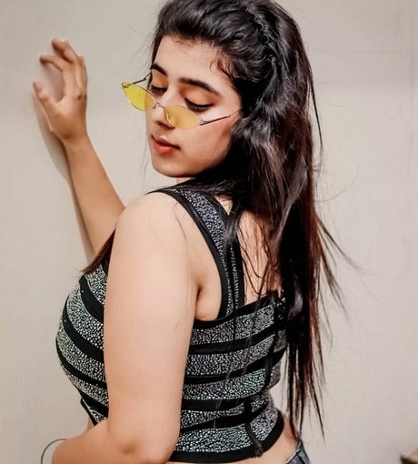 Apoorva Bhalla top xxx bilder