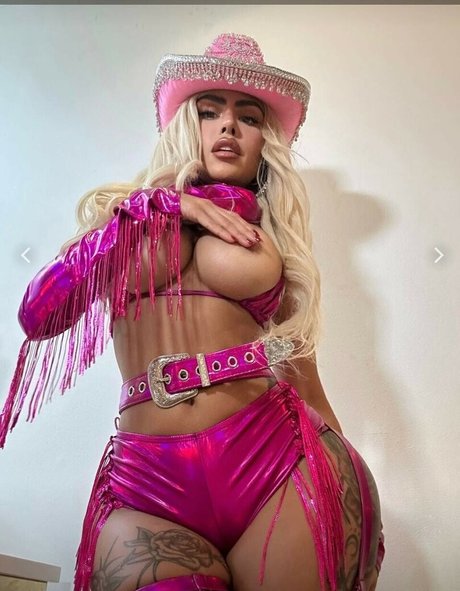 Chloe Saxon erotische hd bild