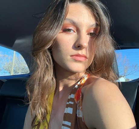 Cami Surro hübsche archiv