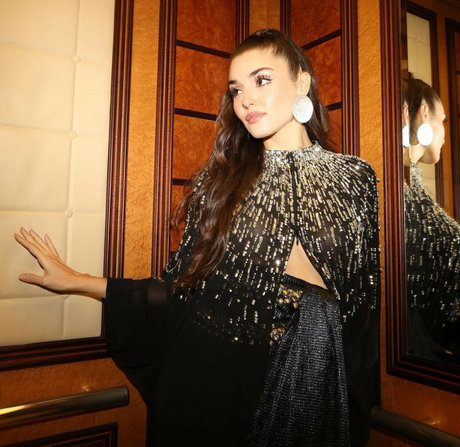 Hande Ercel pornostar kostenlose bilder