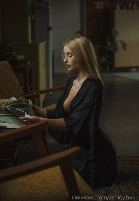 ashley boob erwachsene nacktheit foto