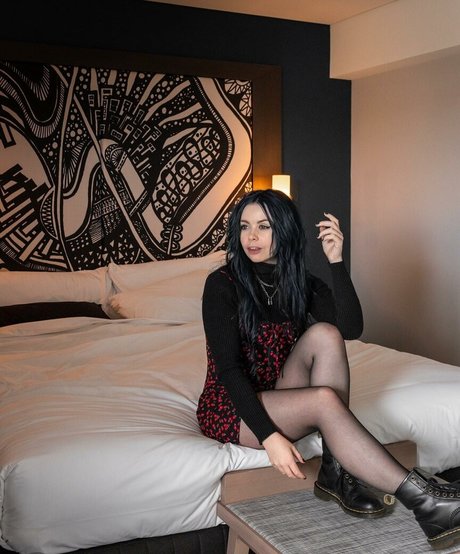 Moo Smith nackt top bild