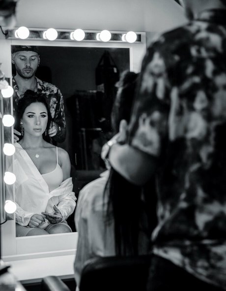 Giorgia Piscina nackt nette fotos