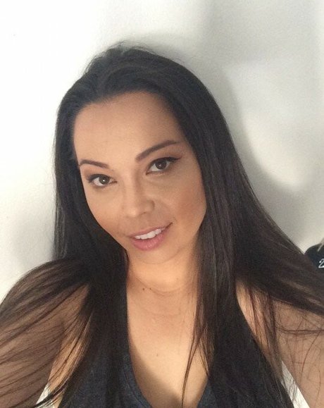 Molly Songbird nackt sex bild