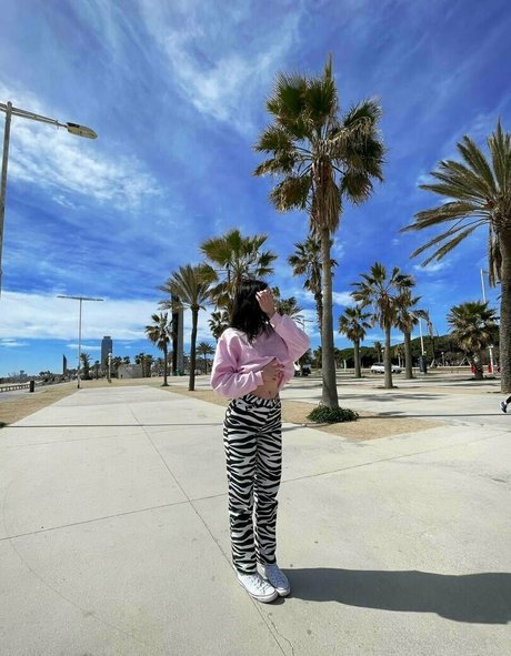 emyraine model perfekte bild