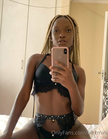 blckmini perfekte nackte bilder