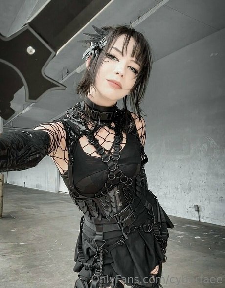 cyberfaee model erotische bild