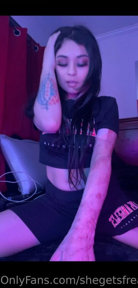 shegetsfreaky top freie galerie