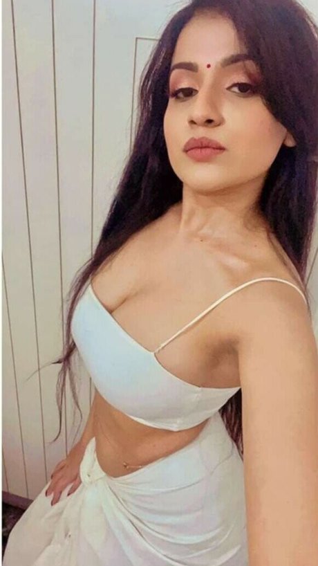 Nidhi Chaudhary beste hd archiv