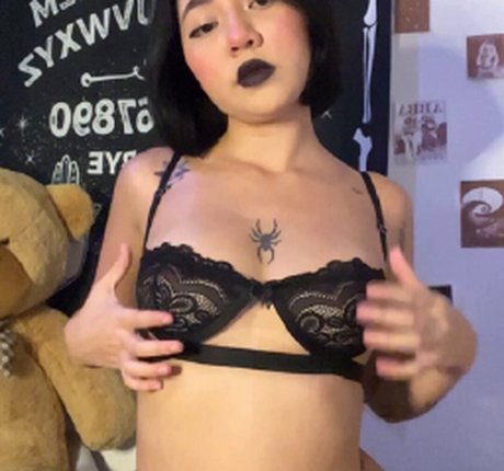 manukitty schauspielerin freie foto