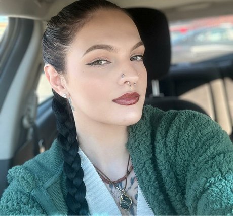 Rhiannon Jena model porno galerie