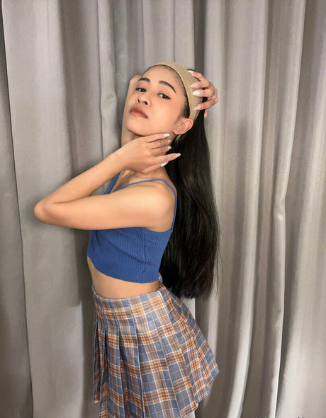 tinyalinaa nacktheit nette foto