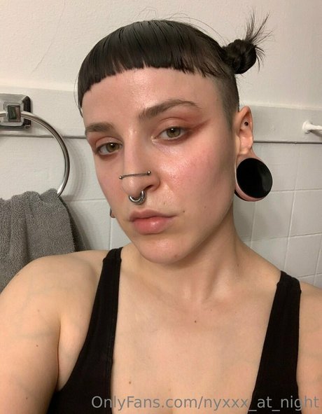 nyxxx at night nacktheit pornografische galerie