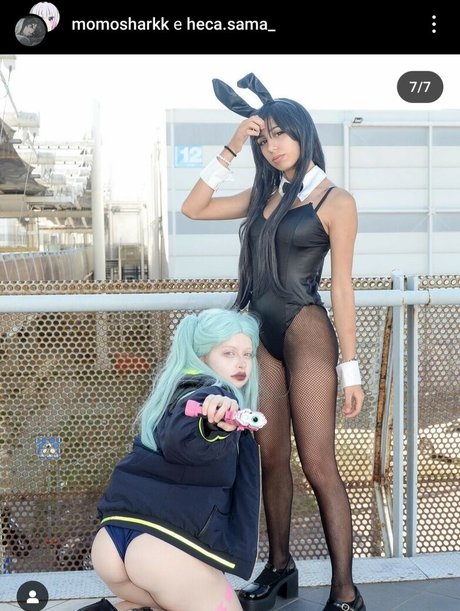 Momosharkk kunst nackte fotos